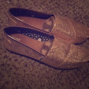Women’s gold glitter Tom shoe